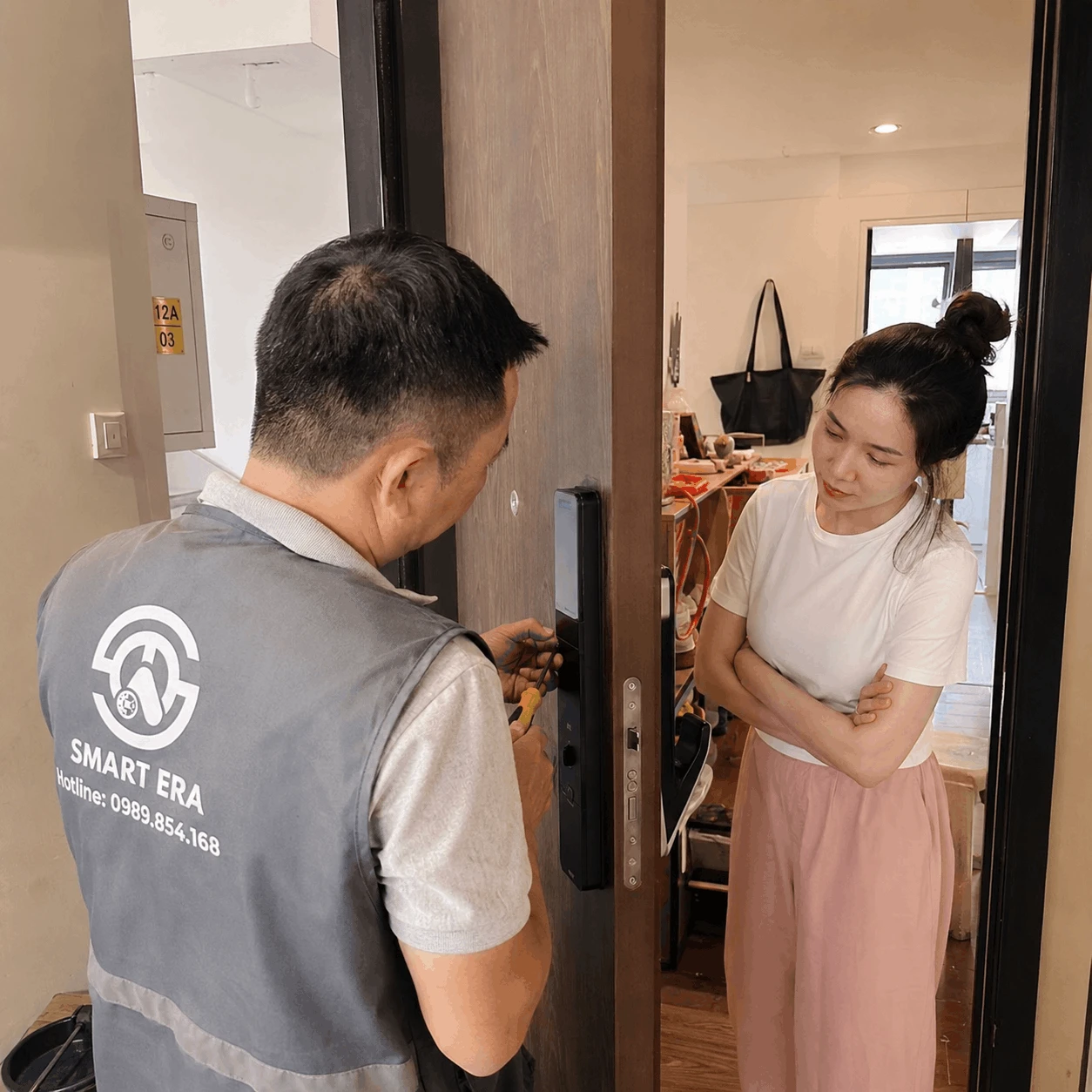 Báo Giá Lắp Đặt Khóa Cửa Thông Minh Tại Linh Đàm Mới Nhất – Chi Phí Thực Tế & Những Điều Cần Biết